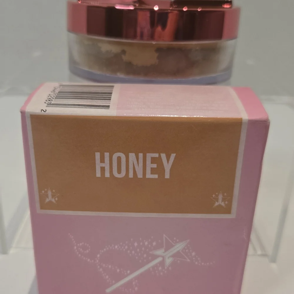 Jeffree Star Magic Star Setting Powder - Honey